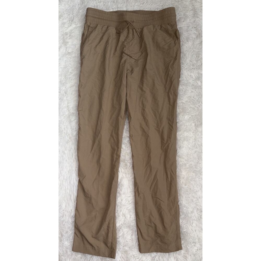 Gap Fit Women’s M Khaki “Runaround Pant” Comfortable, Great Shape